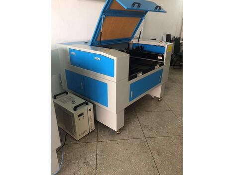 Maquina de Corte e gravaçã á Laser Valinhos